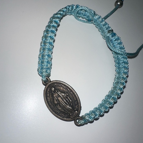 Mother Mary Pull String Bracelet - Picture 1 of 5
